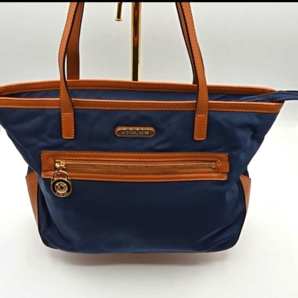 MICHAEL KORS Medium Nylon Tote Navy w/ Cognac Straps Gold MK 🔐 - Picture 2 of 11
